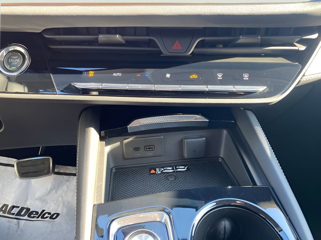 Used 2025 Buick Envision Sport Touring image 22