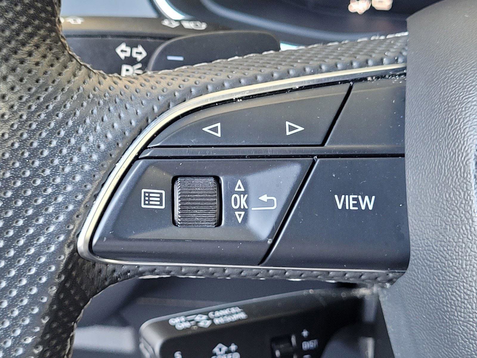 Used 2021 Audi Q5 e Prestige w/ Prestige Package image 31