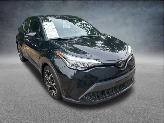 Used 2021 Toyota C-HR XLE FWD image 6