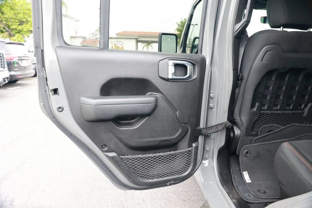Used 2022 Jeep Gladiator Mojave w/ Cold Weather Group AWD/4WD image 36