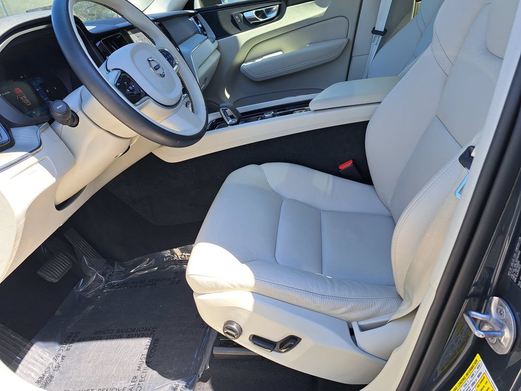 Used 2024 Volvo XC60 B5 Plus w/ Climate Package AWD/4WD image 24