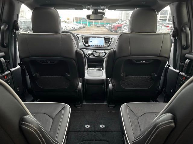 New 2026 Chrysler Pacifica Limited w/ Uconnect Theater Family Group image 22