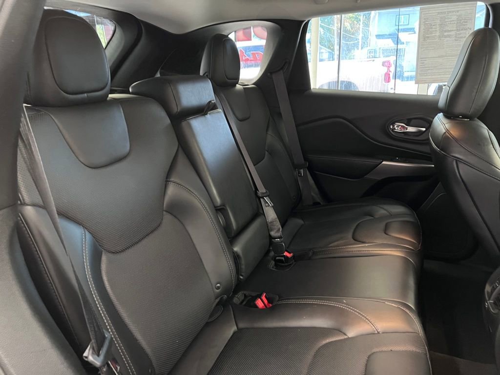 Used 2019 Jeep Cherokee Limited image 46