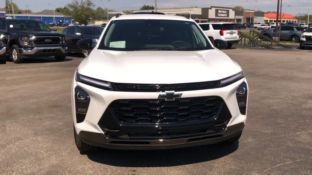 Used 2025 Chevrolet Trax ACTIV w/ Driver Confidence Package FWD image 3