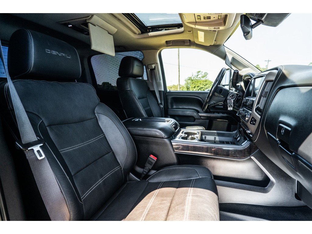Used 2015 GMC Sierra 2500 Denali w/ Duramax Plus Package AWD/4WD image 33