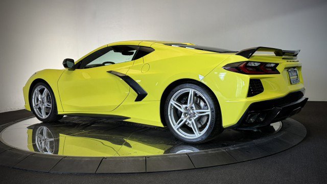 Used 2024 Chevrolet Corvette Stingray Premium Cpe w/ Z51 Performance Package RWD image 3