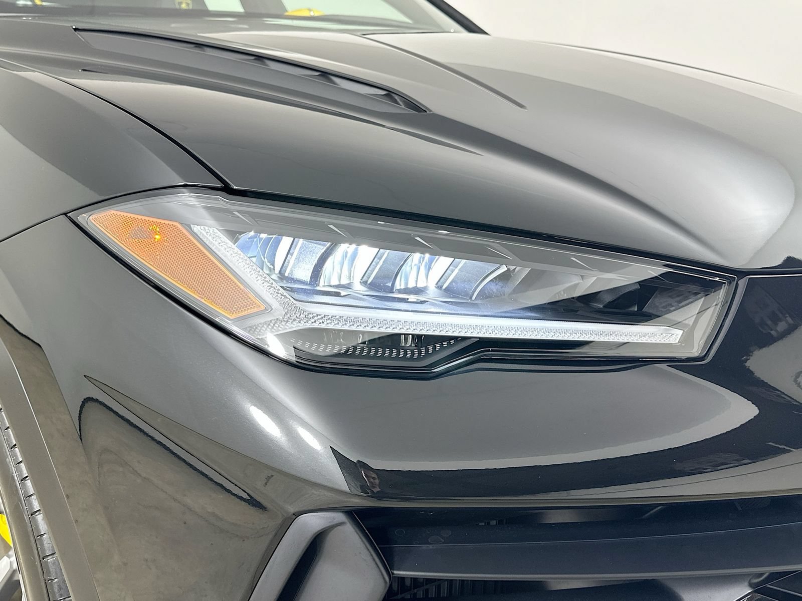 Used 2024 Lamborghini Urus S AWD/4WD image 10