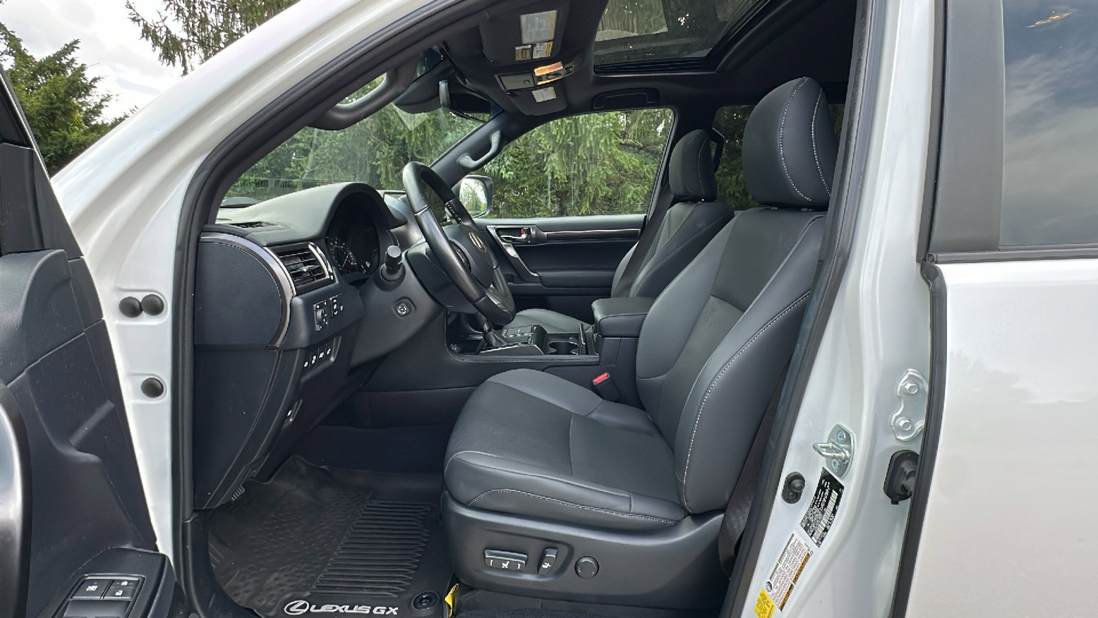 Used 2022 Lexus GX 460 image 12