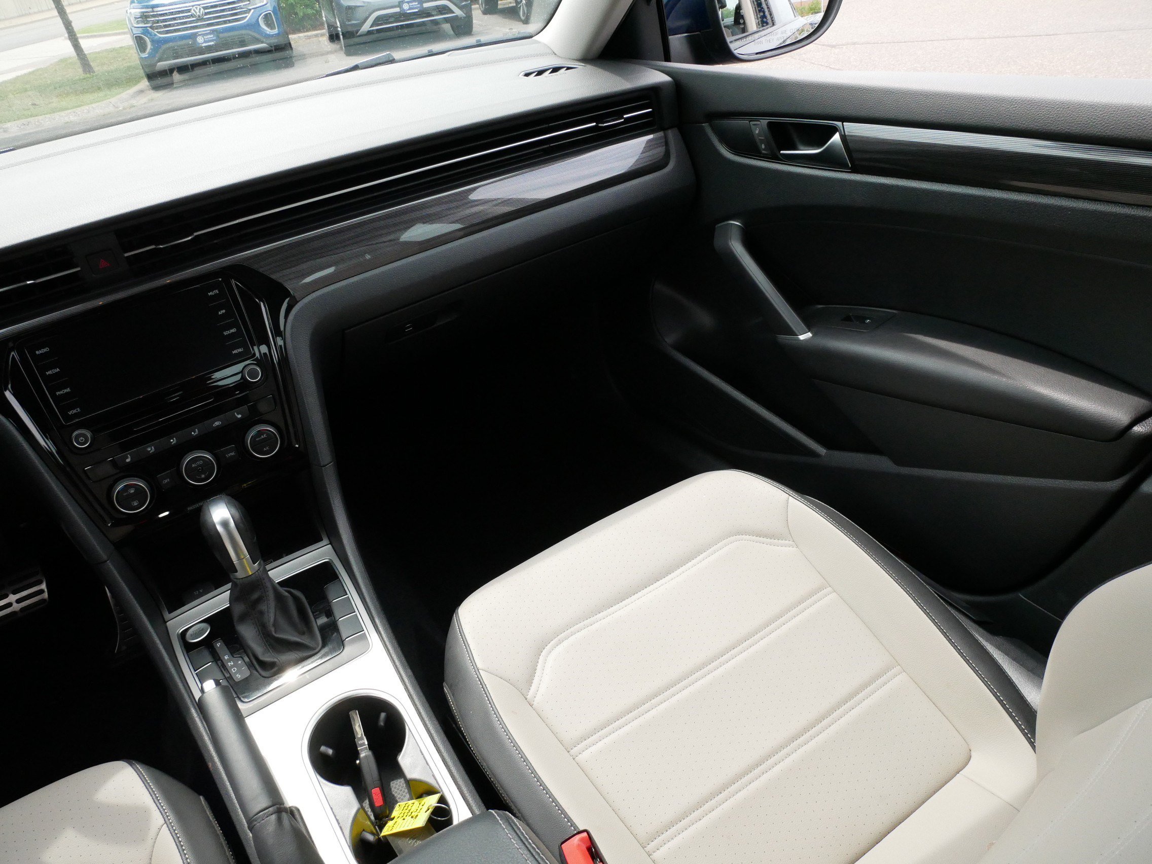 Certified 2020 Volkswagen Passat 2.0T R-Line FWD image 11