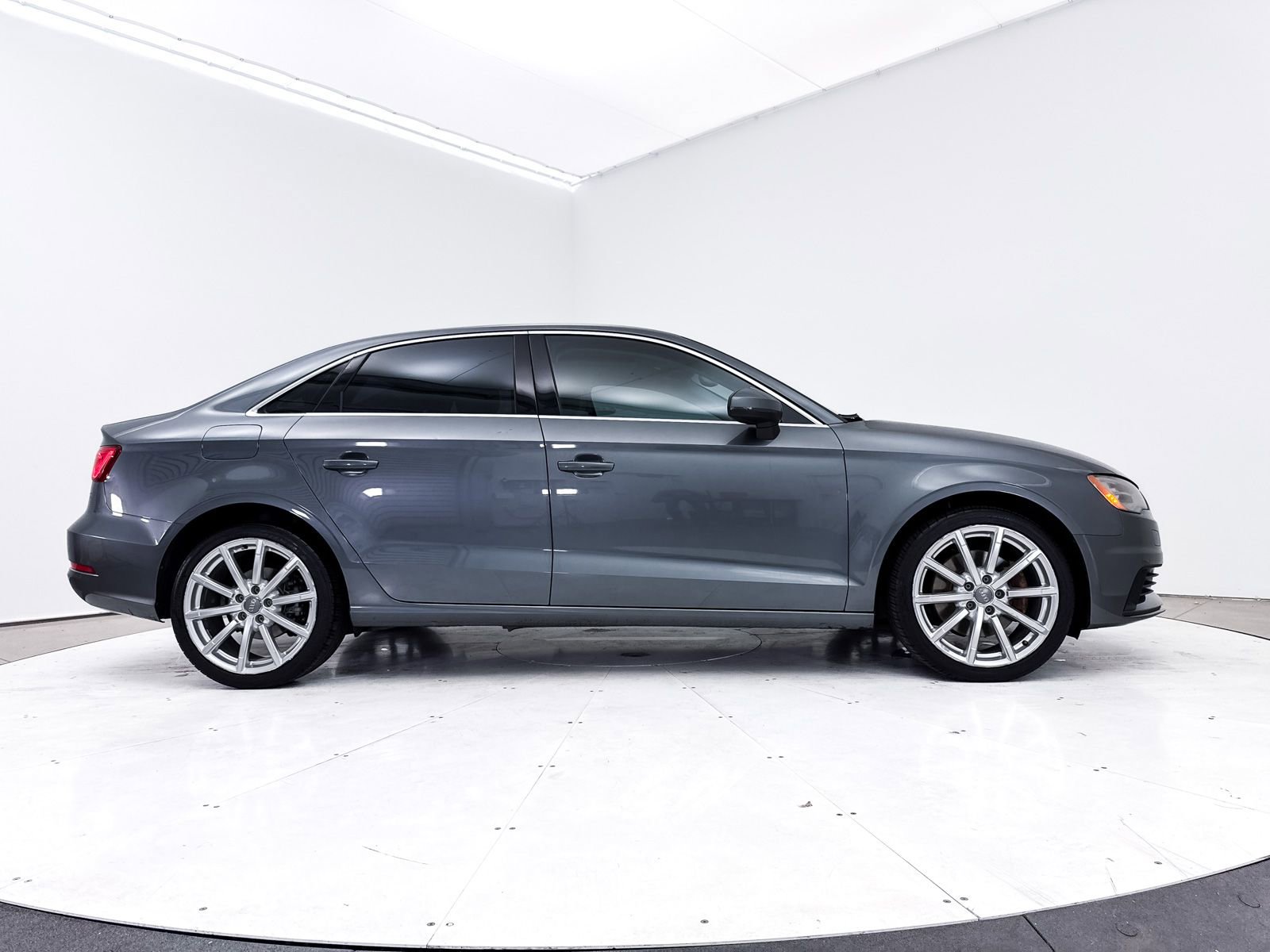 Used 2015 Audi A3 1.8T Premium image 29