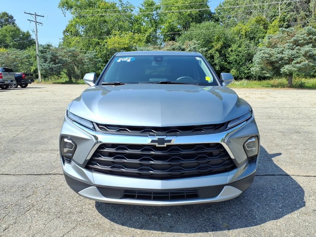 Used 2024 Chevrolet Blazer LT w/ Convenience Package FWD image 2