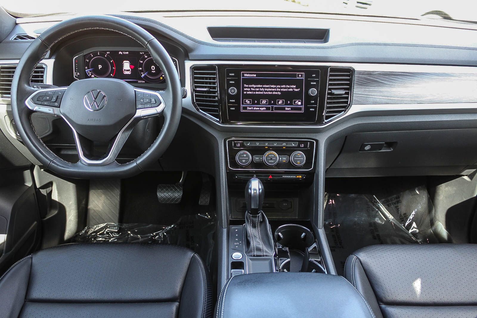 Certified 2022 Volkswagen Atlas Cross Sport SE image 11