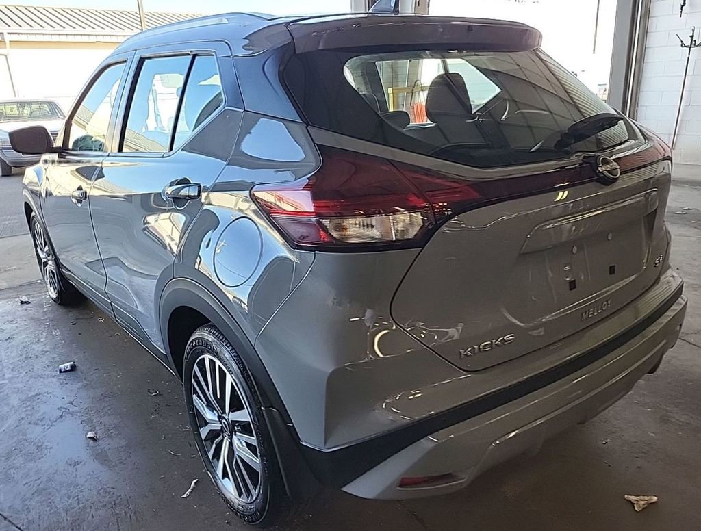 Used 2024 Nissan Kicks SV image 4
