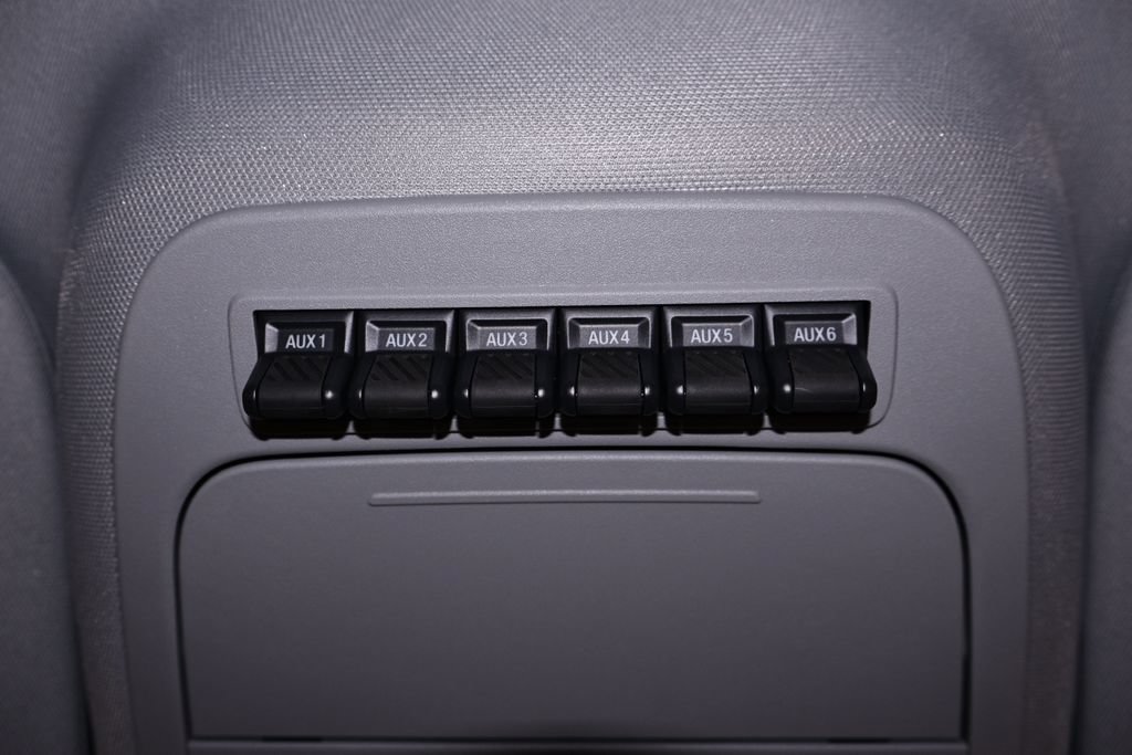 Certified 2025 Ford F550 4x4 Regular Cab Super Duty image 34
