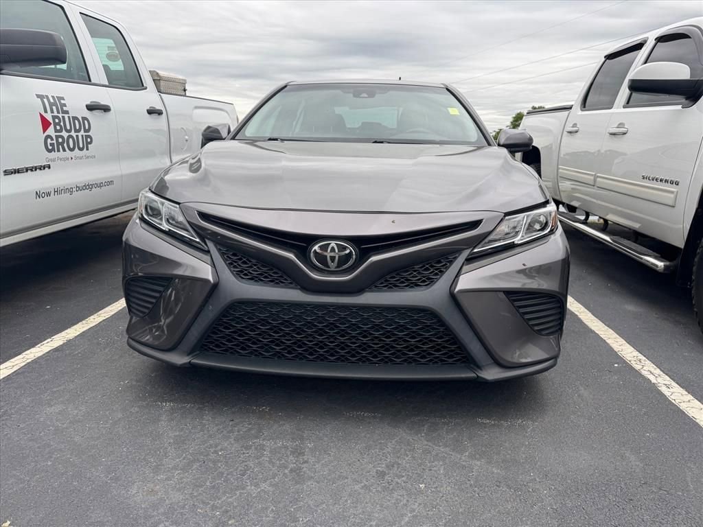 Used 2018 Toyota Camry SE FWD image 10