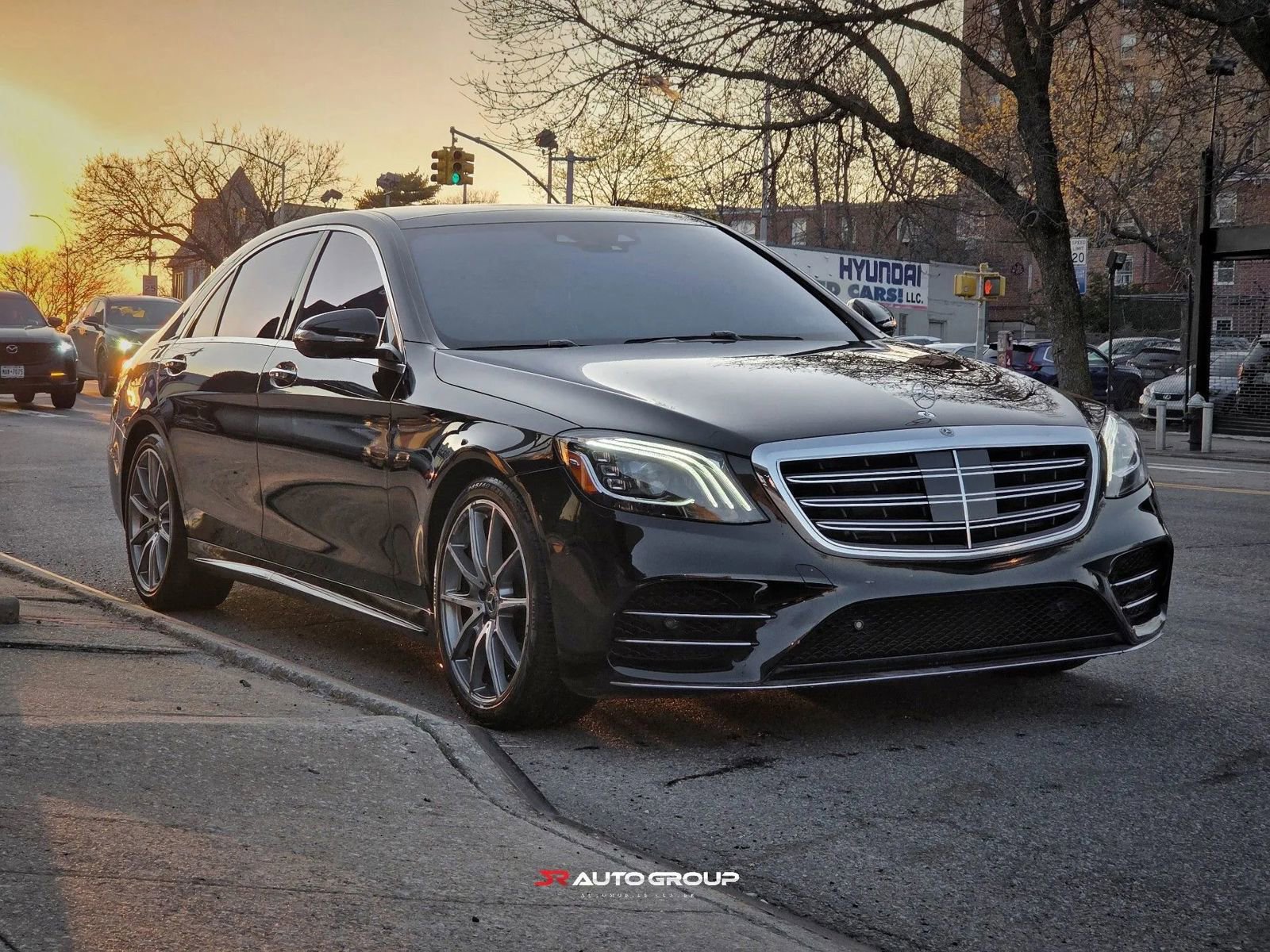 Used 2020 Mercedes-Benz S 560 Sedan image 3