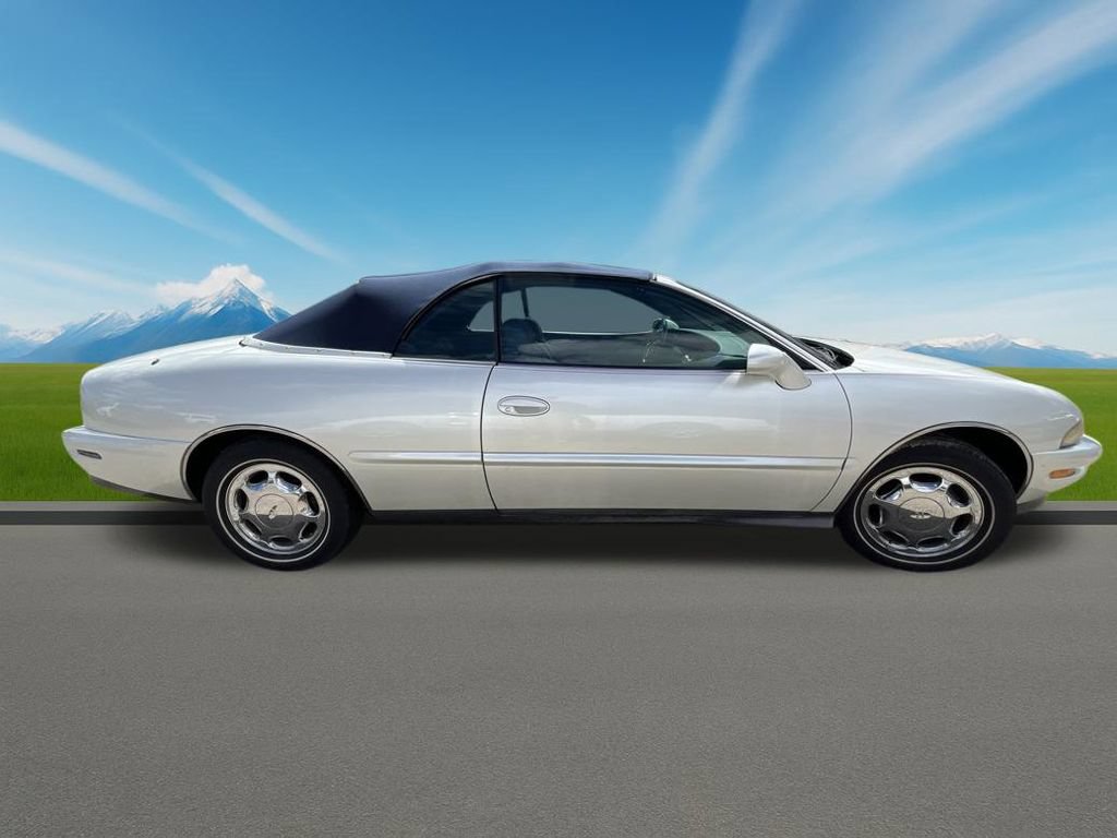 Used 1996 Buick Riviera Supercharged Coupe FWD image 4