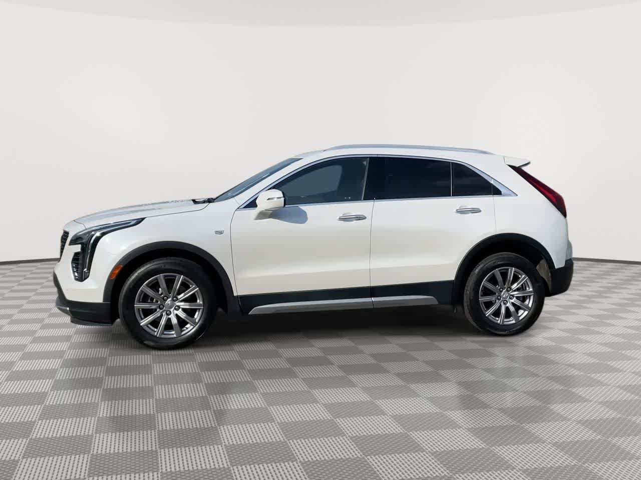 Certified 2023 Cadillac XT4 Premium Luxury w/ Technology Package AWD/4WD image 5