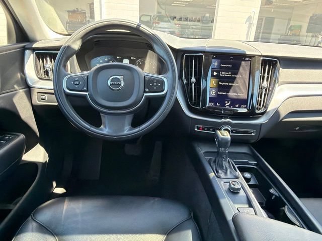 Used 2018 Volvo XC60 T5 Momentum w/ Vision Package AWD/4WD image 24