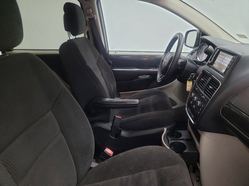 Used 2018 Dodge Grand Caravan SE FWD image 21