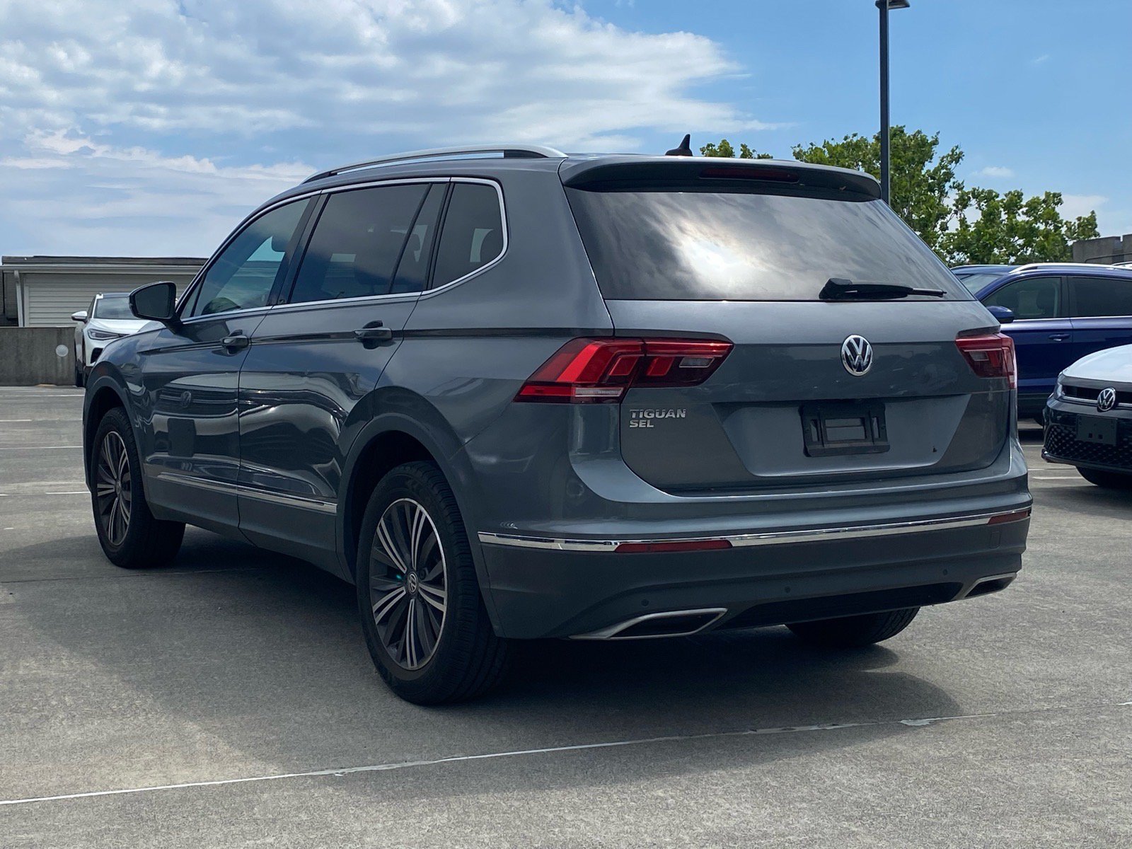Used 2019 Volkswagen Tiguan SEL FWD image 4