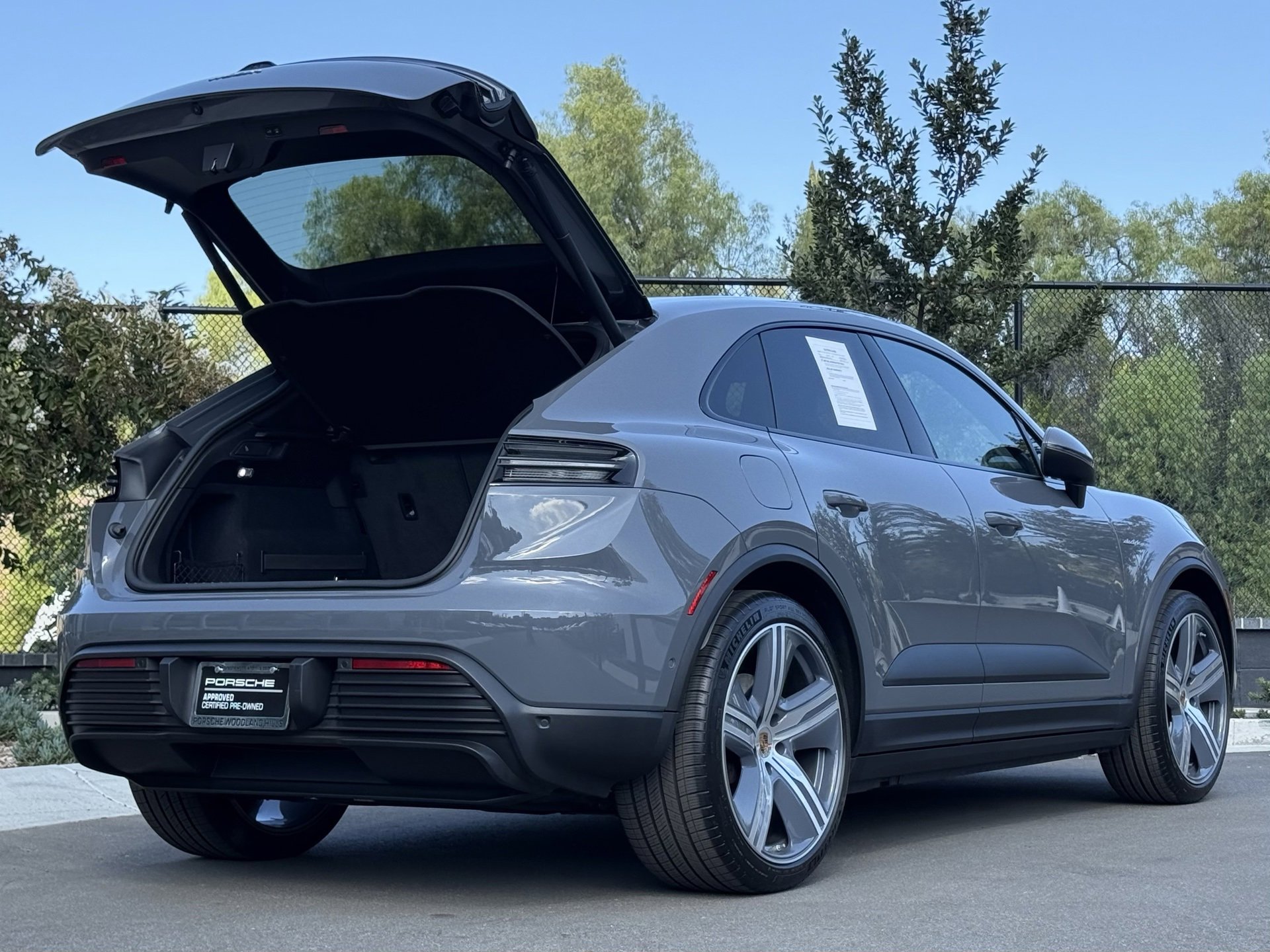 Used 2025 Porsche Macan Electric image 32