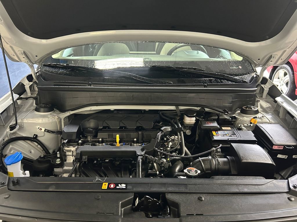 Used 2025 Hyundai Venue SEL image 29