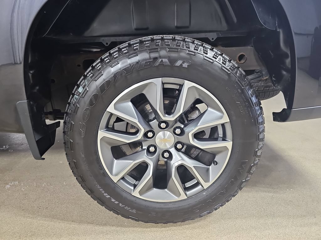 Certified 2024 Chevrolet Silverado 1500 LT AWD/4WD image 38