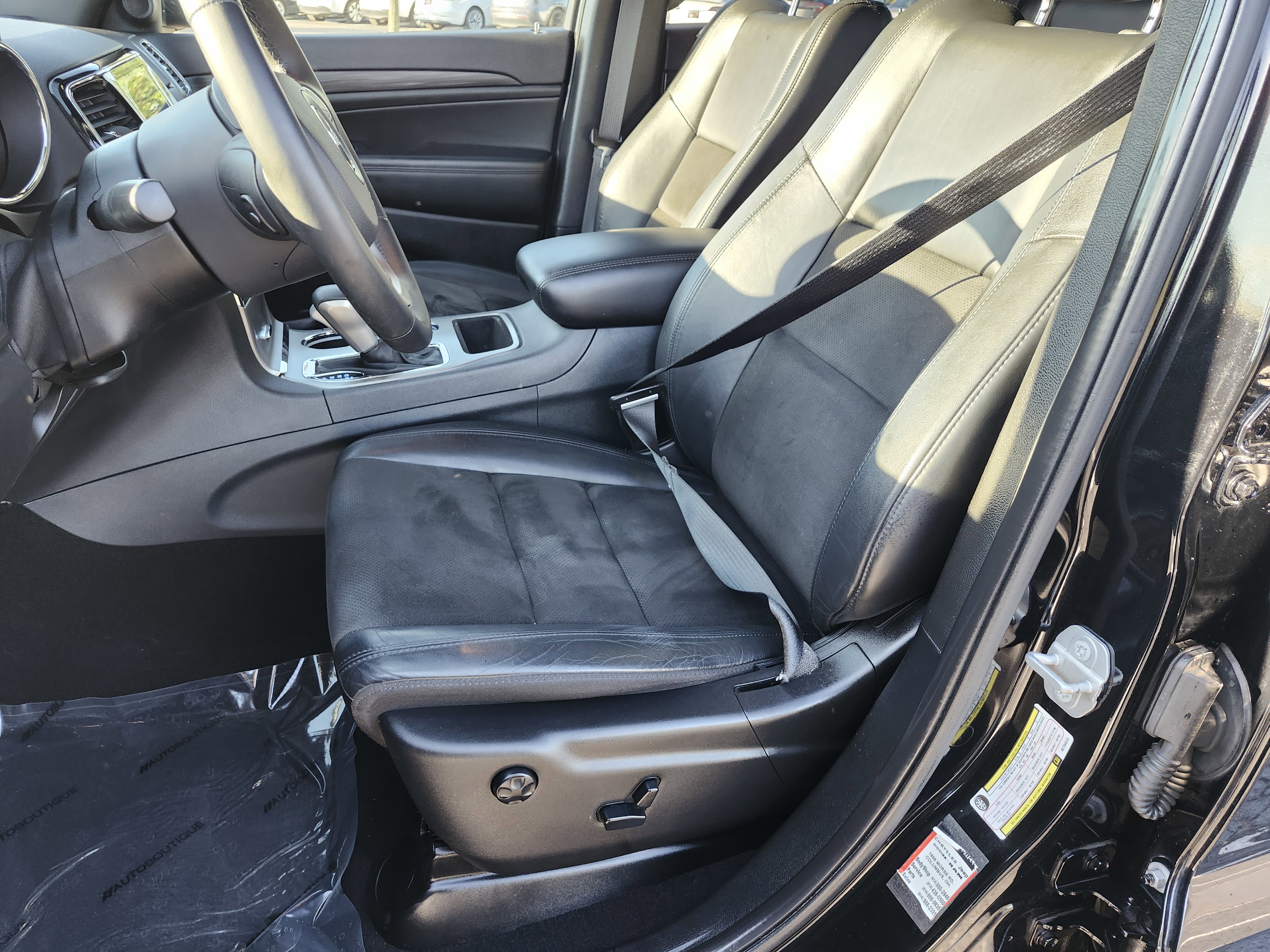 Used 2019 Jeep Grand Cherokee Altitude AWD/4WD image 25