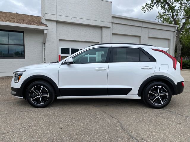Used 2024 Kia Niro LX FWD image 2