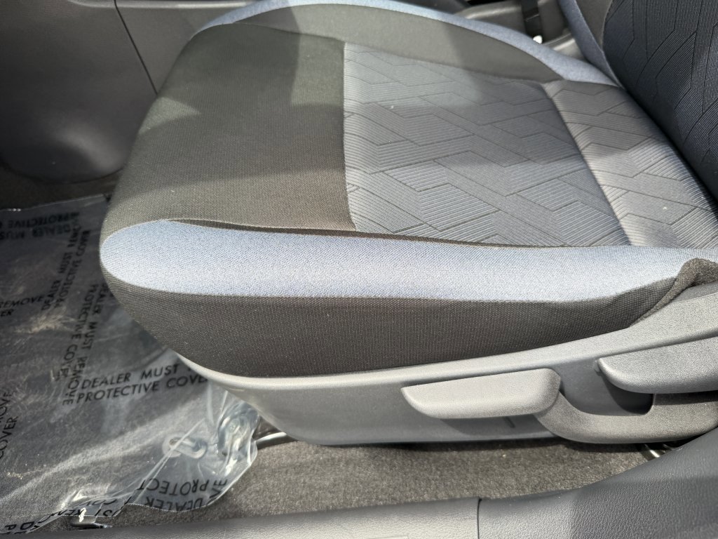 Used 2025 Nissan Versa SV w/ Trunk Package image 31