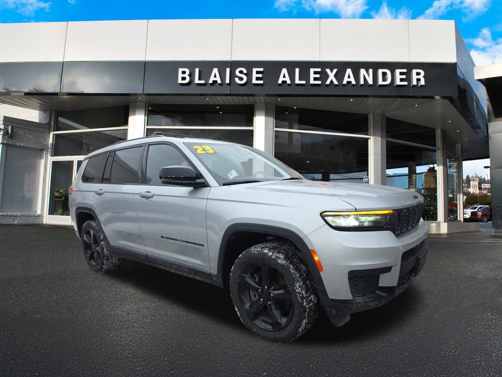 Used 2023 Jeep Grand Cherokee L Laredo