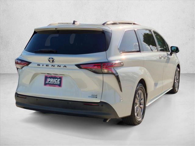 Used 2021 Toyota Sienna XLE FWD image 5
