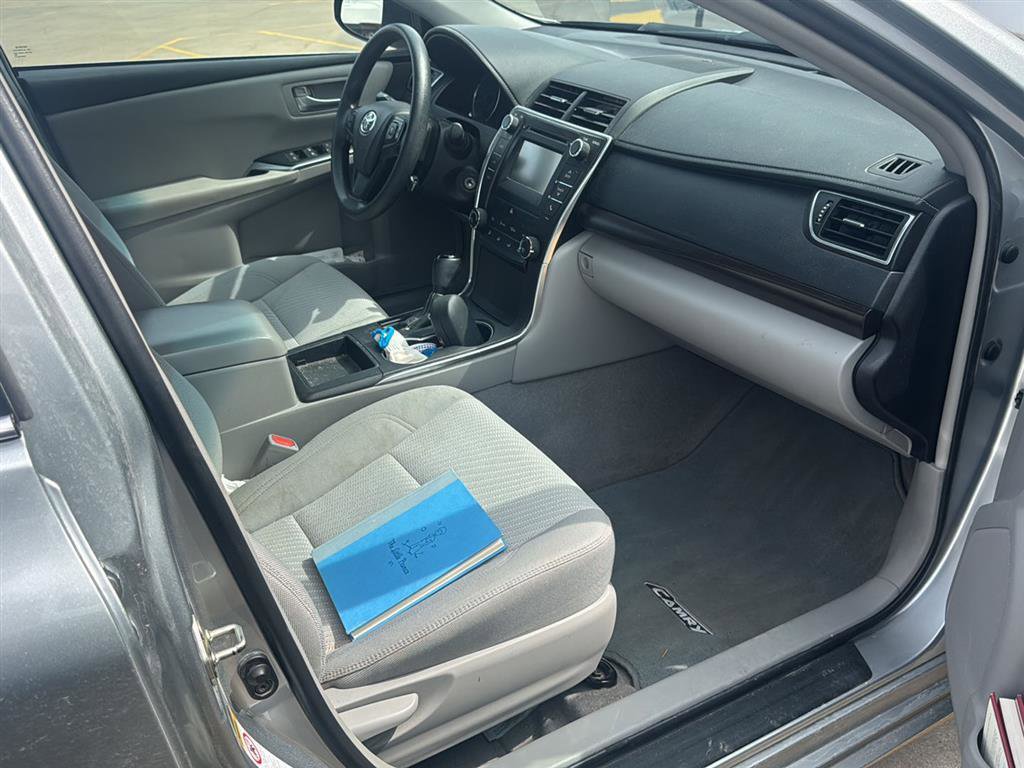 Used 2016 Toyota Camry LE FWD image 23