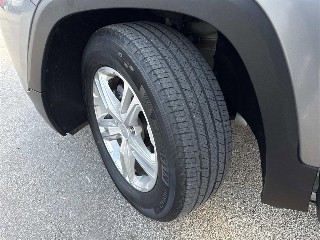 Used 2021 GMC Terrain SLE w/ LPO, Floor Liner Package image 33