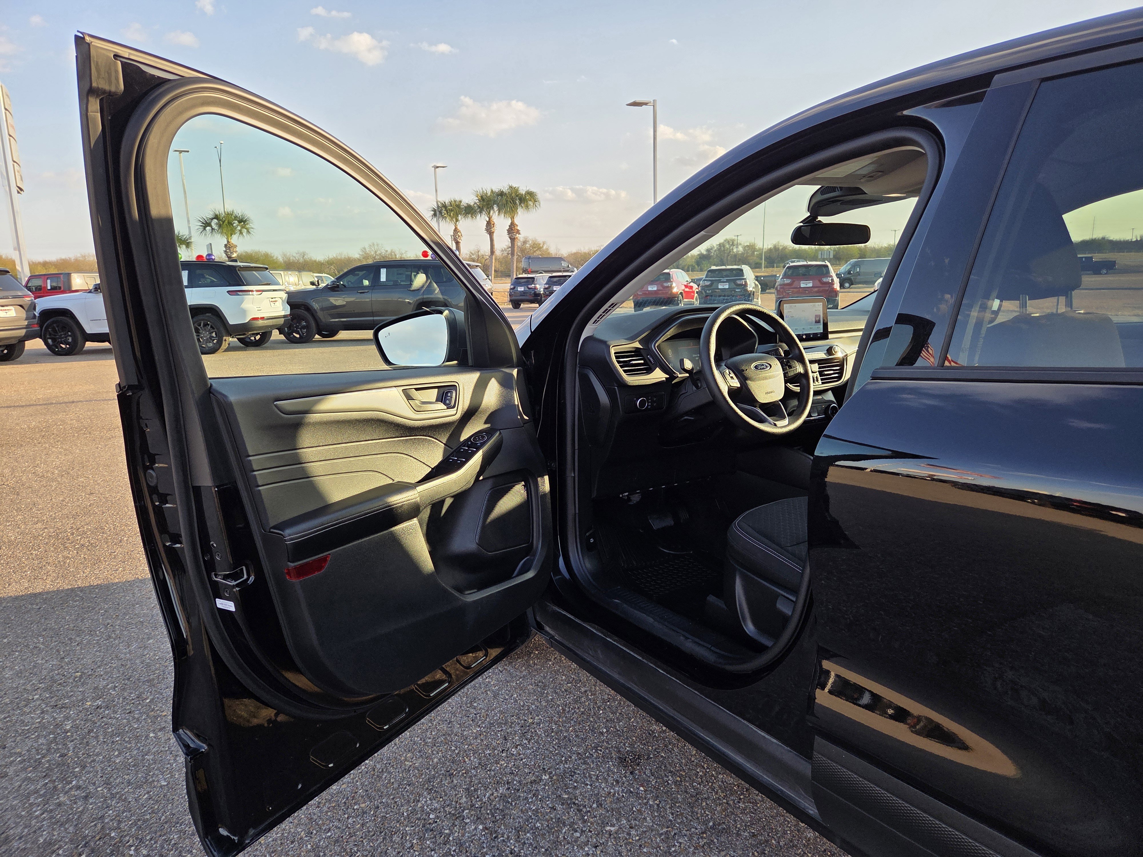 Used 2025 Ford Escape Active image 11