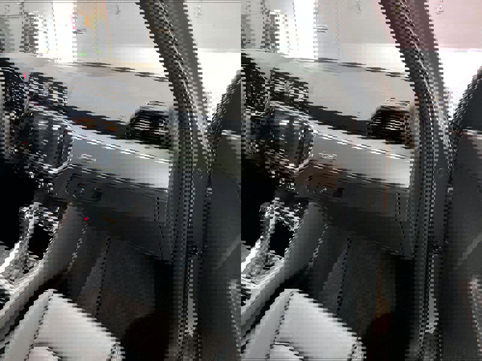 Certified 2025 Audi Q3 2.0T Premium image 18