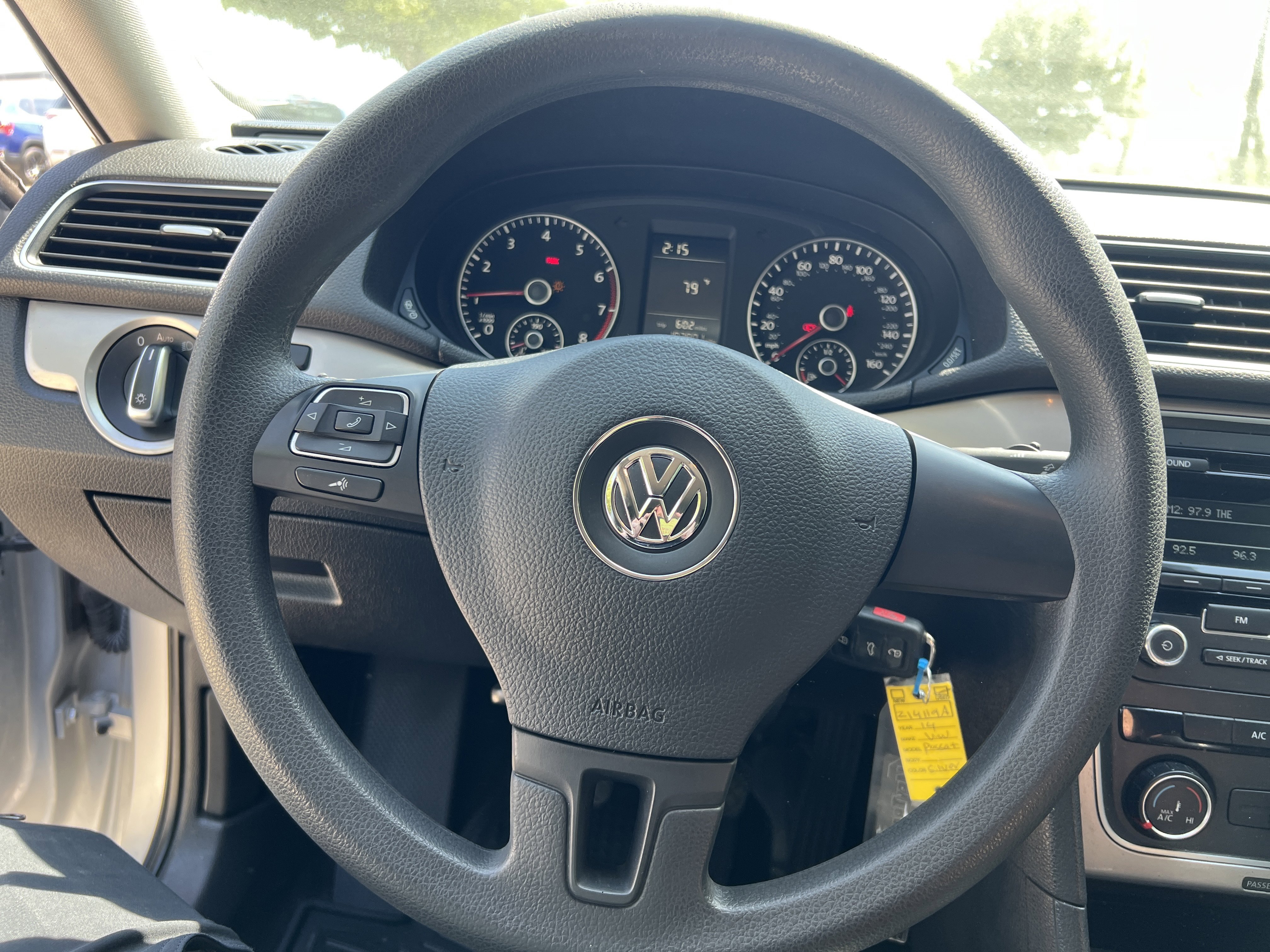 Used 2014 Volkswagen Passat S image 17