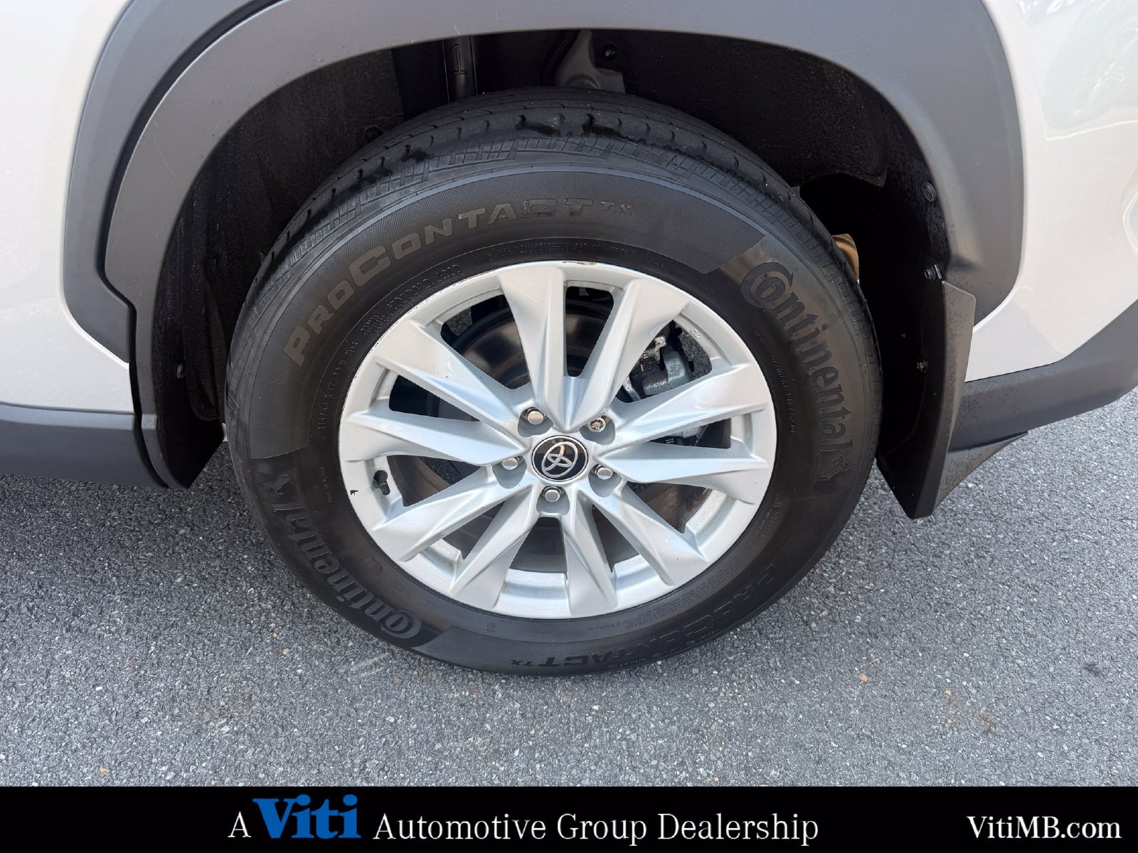 Used 2023 Toyota Corolla Cross LE w/ Moonroof Package AWD/4WD image 13