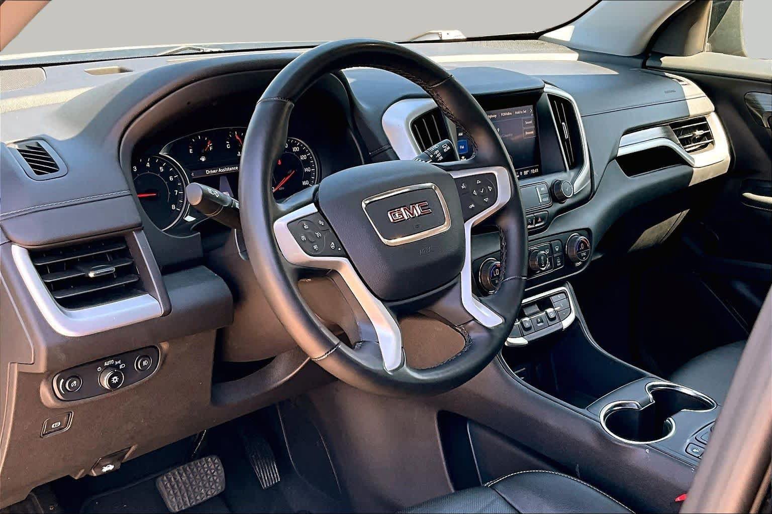 Used 2024 GMC Terrain SLT AWD/4WD image 19