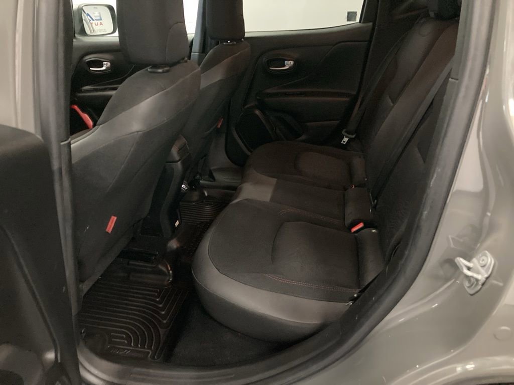 Used 2019 Jeep Renegade Trailhawk w/ UConnect 8.4 Nav Group AWD/4WD image 30