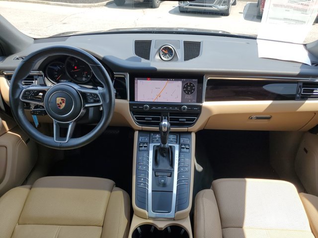 Certified 2020 Porsche Macan AWD/4WD image 17