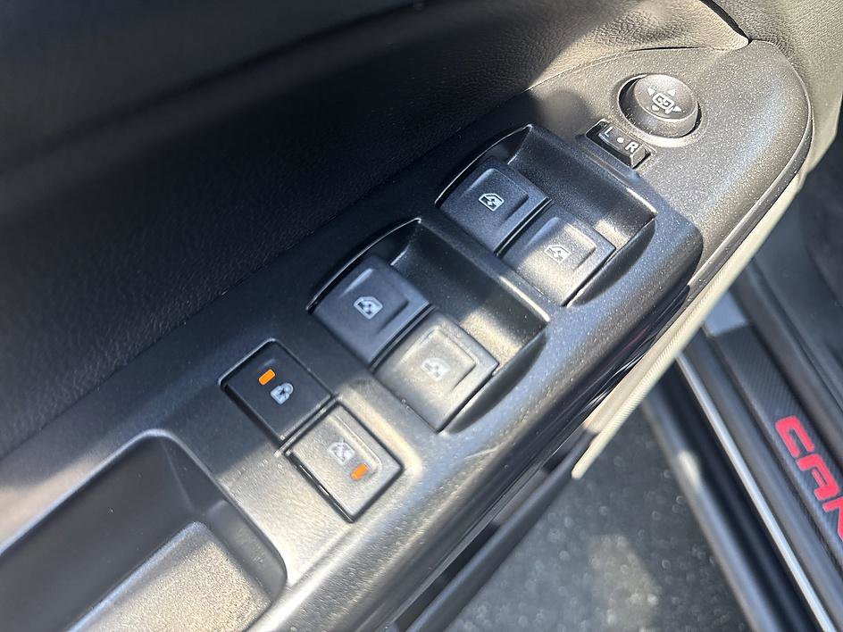 Used 2022 GMC Canyon AT4 image 10