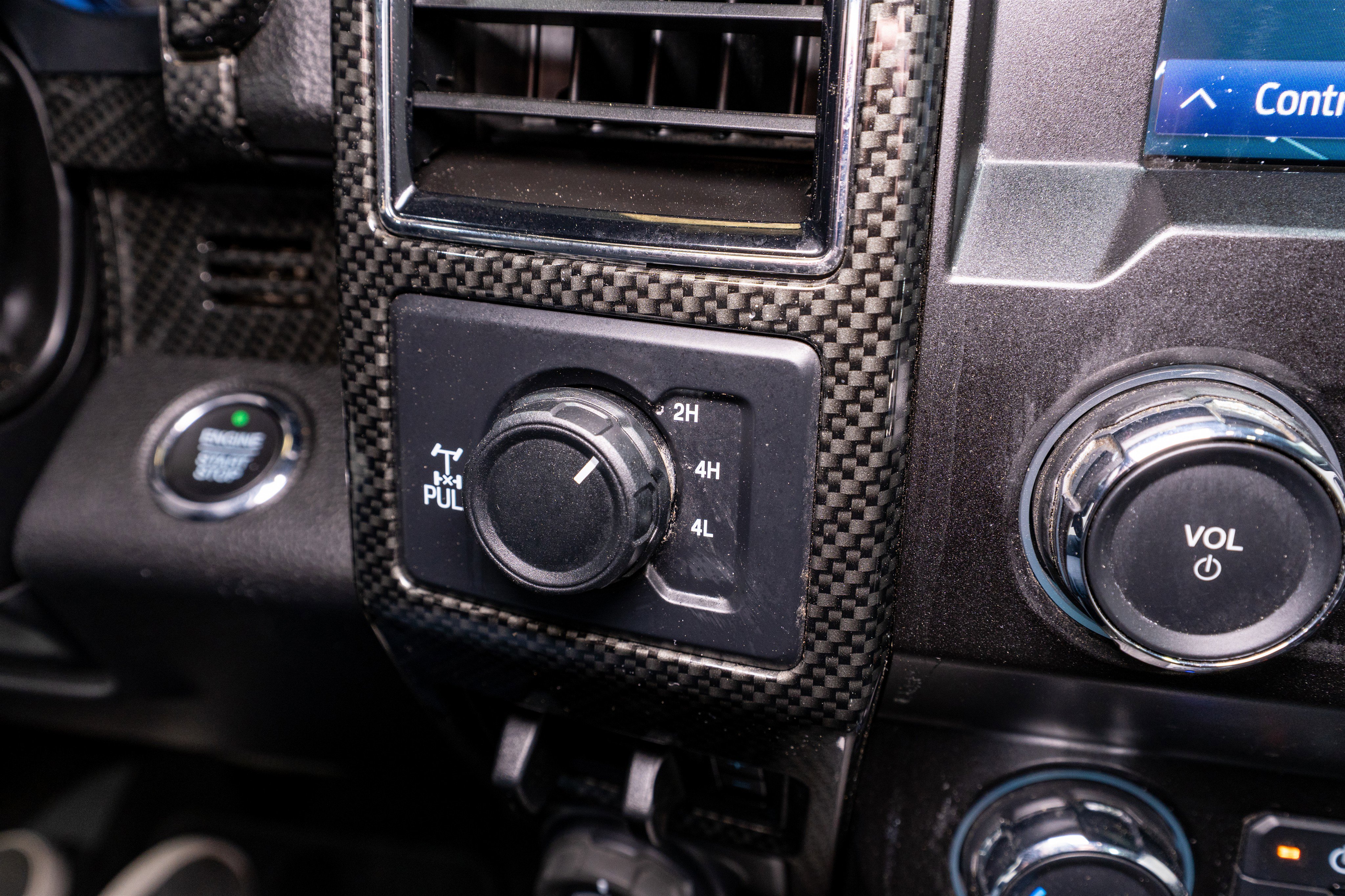 Used 2020 Ford F250 Lariat w/ Lariat Ultimate Package AWD/4WD image 27