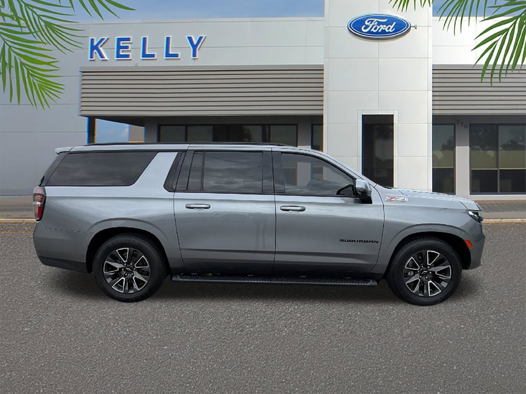 Used 2022 Chevrolet Suburban Z71 w/ Z71 Off-Road Package AWD/4WD image 6