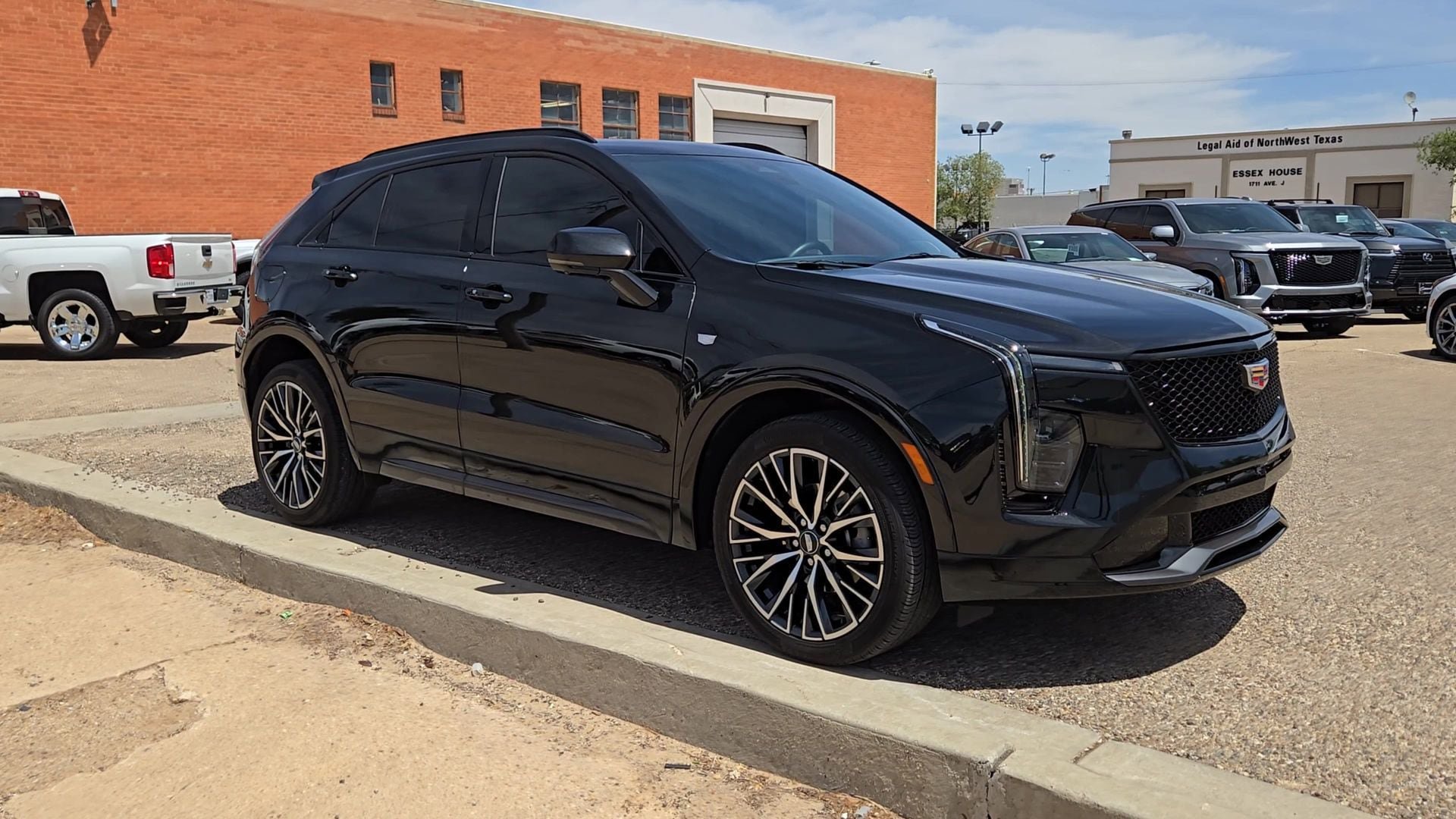 Used 2024 Cadillac XT4 Sport FWD image 2