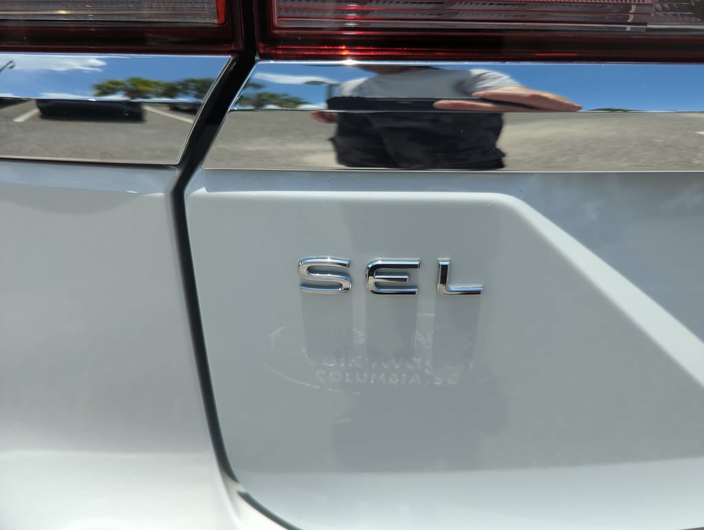 Certified 2026 Volkswagen Atlas SEL Premium R-Line AWD/4WD image 22