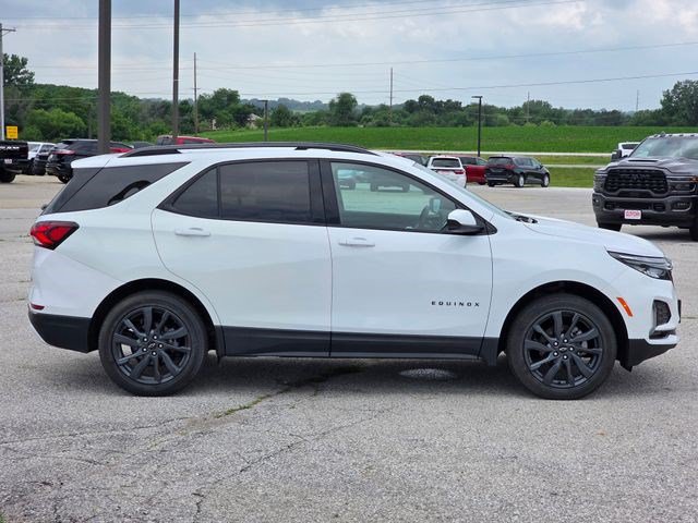 Used 2023 Chevrolet Equinox RS AWD/4WD image 9