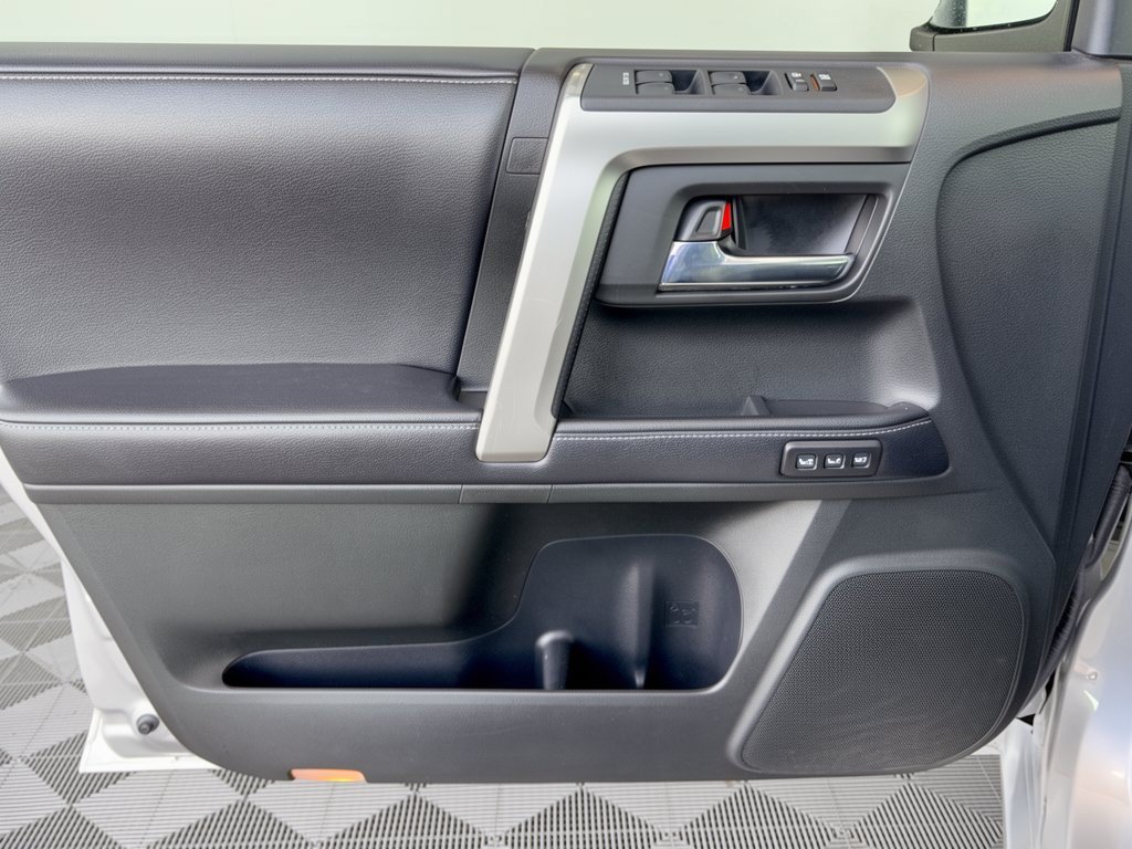Used 2018 Toyota 4Runner Limited AWD/4WD image 14