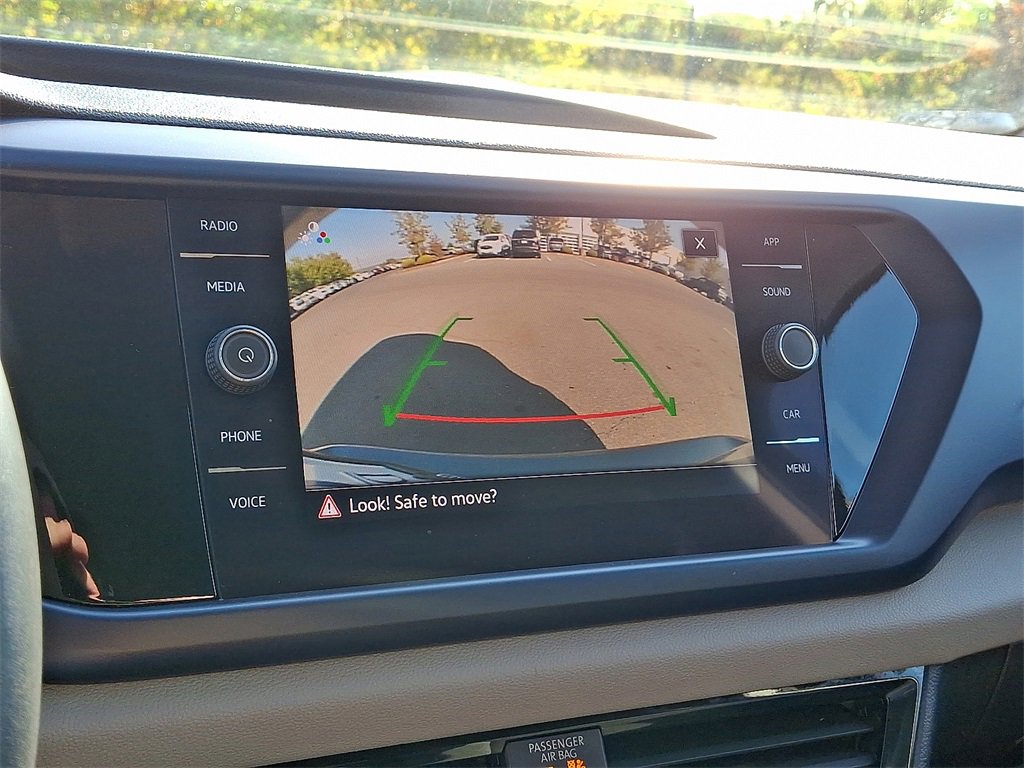 Used 2022 Volkswagen Taos SE image 3